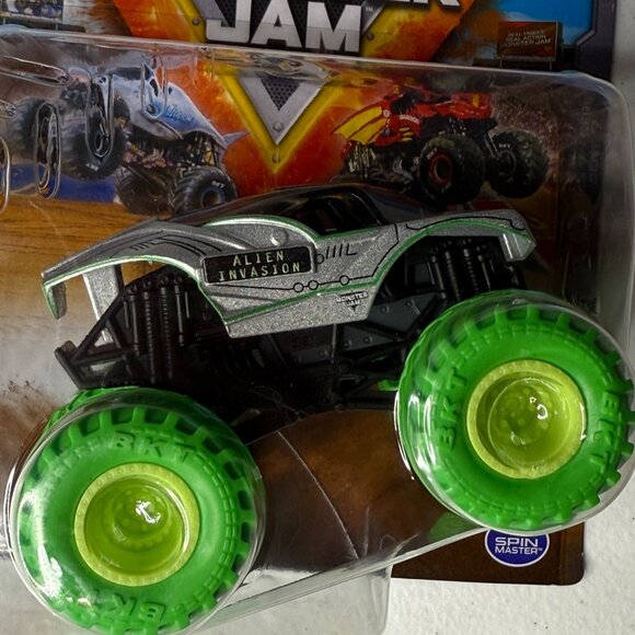 Monster Jam Alien Invasion Diecast Monster Truck Spin Master Series 7 - Picture 3 of 9